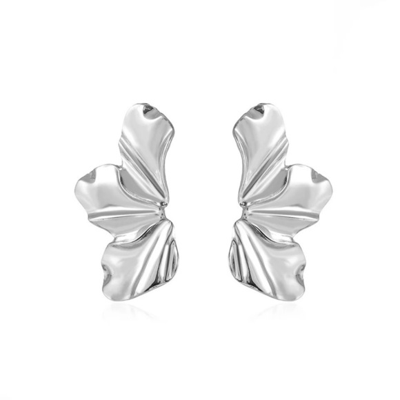 FRENCH Petal Silver Stud Earrings - Picture 2 of 7